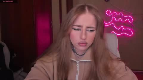 Julia online show from February 2025 05:13:01 AM