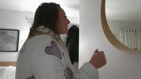 Snapshot of harmony_rose_xoxo chatting on November 2025 09:08:01 PM Harmony online show from November 2025 09:08:01 PM