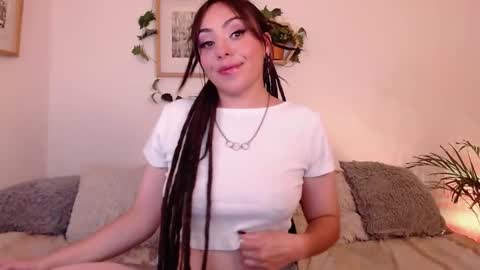 Snapshot of harmonyy01 chatting on March 2025 04:17:02 AM Harmony Please help me to reach 100 thumbs up online show from March 2025 04:17:02 AM