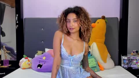 Snapshot of harmonyy_hill chatting on April 2026 10:32:01 PM Harmony Hill online show from April 2026 10:32:01 PM