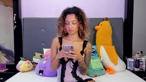 Snapshot of harmonyy_hill chatting on April 2026 02:17:02 AM Harmony Hill online show from April 2026 02:17:02 AM