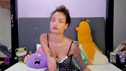 Snapshot of harmonyy_hill chatting on July 2026 12:29:02 AM Harmony Hill online show from July 2026 12:29:02 AM