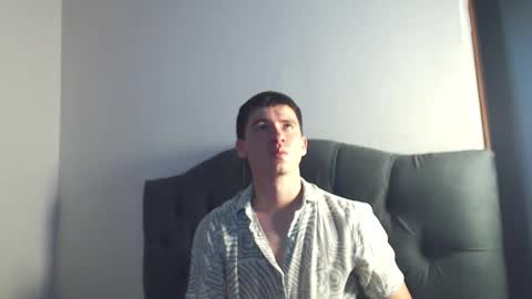 Sebastian online show from November 2025 04:01:02 AM