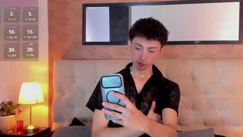 Snapshot of harry_salvatore chatting on April 2026 12:33:02 PM Harry Salvatore online show from April 2026 12:33:02 PM
