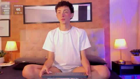 Snapshot of harry_salvatore chatting on May 2026 11:53:01 AM Harry Salvatore online show from May 2026 11:53:01 AM