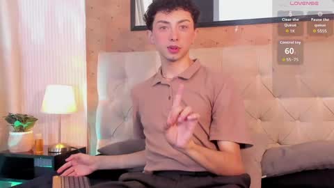 Snapshot of harry_salvatore chatting on May 2026 11:38:01 AM Harry Salvatore online show from May 2026 11:38:01 AM