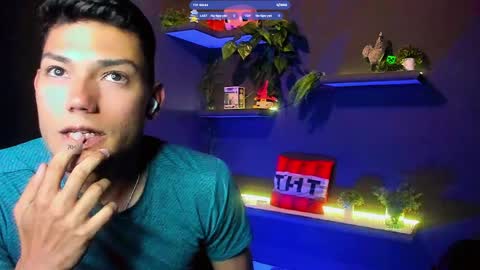 Snapshot of harrydavidsonx chatting on April 2026 02:51:01 PM ... online show from April 2026 02:51:01 PM