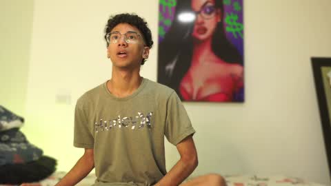 Snapshot of harrytwink18 chatting on December 2024 01:27:02 PM HARRY online show from December 2024 01:27:02 PM