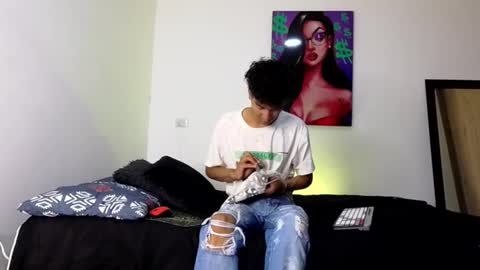 Snapshot of harrytwink18 chatting on January 2025 01:28:01 PM HARRY online show from January 2025 01:28:01 PM