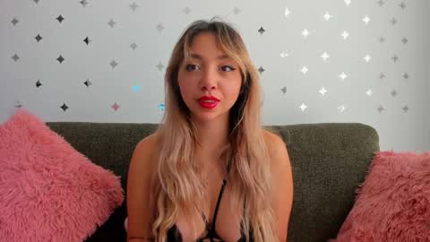 Snapshot of harumi_blossom chatting on March 2026 08:59:01 PM Sophia Blossom online show from March 2026 08:59:01 PM