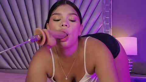 Snapshot of hatsajones chatting on May 2026 04:29:01 AM hatsajones online show from May 2026 04:29:01 AM