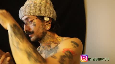 Snapshot of hatsumotokyoto chatting on January 2025 01:18:02 AM More content   2   online show from January 2025 01:18:02 AM