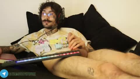 Snapshot of hatsumotokyoto chatting on January 2025 07:00:01 AM More content   2   online show from January 2025 07:00:01 AM