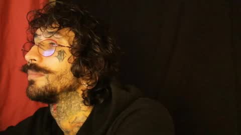 Snapshot of hatsumotokyoto chatting on February 2025 01:53:01 AM More content   2   online show from February 2025 01:53:01 AM