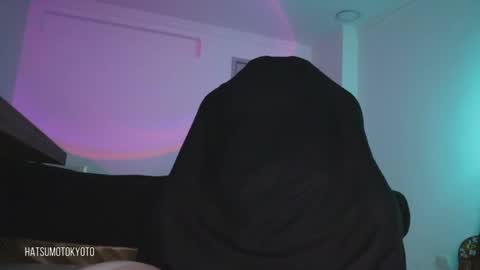 Snapshot of hatsumotokyoto chatting on October 2025 05:50:02 AM More content   2   online show from October 2025 05:50:02 AM