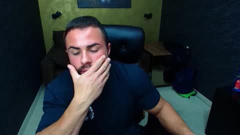 Snapshot of hayeswood chatting on October 2025 05:08:01 AM HayesWood online show from October 2025 05:08:01 AM