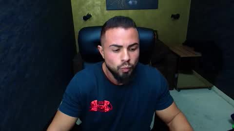 Snapshot of hayeswood chatting on October 2025 04:13:01 AM HayesWood online show from October 2025 04:13:01 AM