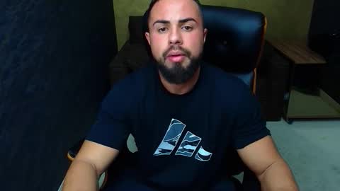 Snapshot of hayeswood chatting on October 2025 04:23:02 AM HayesWood online show from October 2025 04:23:02 AM