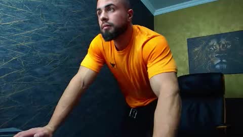 Snapshot of hayeswood chatting on November 2025 06:13:01 AM HayesWood online show from November 2025 06:13:01 AM