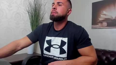 Snapshot of hayeswood chatting on November 2025 06:05:02 AM HayesWood online show from November 2025 06:05:02 AM