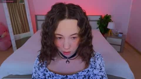 Hayle online show from November 2025 02:33:02 AM