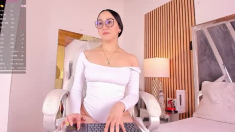  Hazel  online show from February 2025 12:22:01 PM