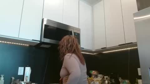Snapshot of hazel_skye chatting on March 2026 06:02:01 PM Hazel online show from March 2026 06:02:01 PM