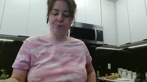 Snapshot of hazel_skye chatting on April 2026 07:03:02 PM Hazel online show from April 2026 07:03:02 PM