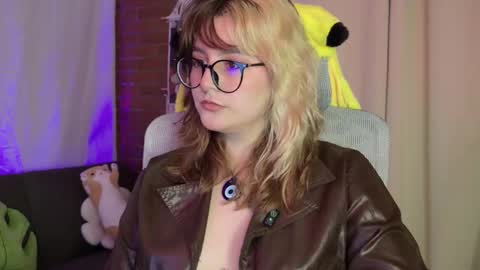 Snapshot of hazelbrownn23 chatting on March 2026 01:00:01 AM Hazel Brown online show from March 2026 01:00:01 AM