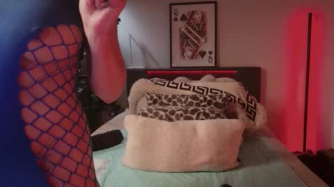 Snapshot of hazeleo chatting on December 2025 09:42:02 PM Hazeleo online show from December 2025 09:42:02 PM