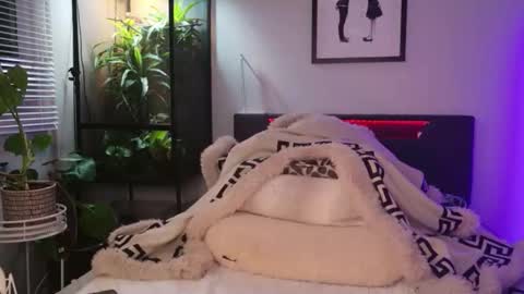 Hazeleo online show from January 2026 11:30:02 PM