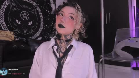 Snapshot of hazellwitch chatting on April 2026 06:02:01 PM Hazell Witch online show from April 2026 06:02:01 PM