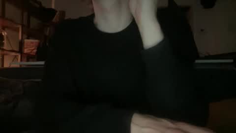 hchappel19 online show from March 2026 11:00:01 PM