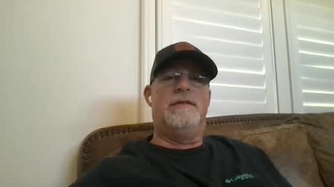 Snapshot of hdeuce22 chatting on April 2026 06:50:01 PM Hdeuce22 online show from April 2026 06:50:01 PM
