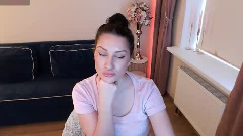 Snapshot of heaven_chloe chatting on March 2026 02:23:02 PM Heaven girl online show from March 2026 02:23:02 PM