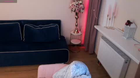 Snapshot of heaven_chloe chatting on April 2026 06:34:02 PM Heaven girl online show from April 2026 06:34:02 PM