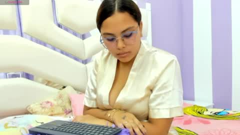 heavenlybump online show from April 2026 02:58:01 PM