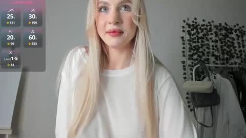 Snapshot of heavenlysky_ chatting on December 2024 12:28:01 AM Akemi instinthemoodforlooove online show from December 2024 12:28:01 AM