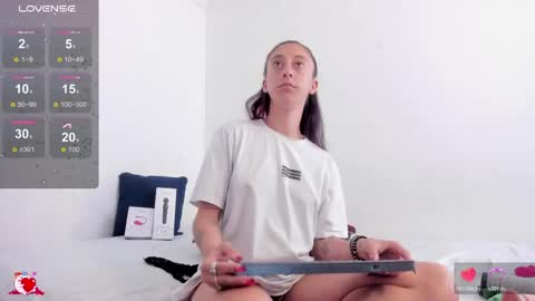 Snapshot of heavy_megan chatting on April 2026 06:04:02 PM MEGAN online show from April 2026 06:04:02 PM