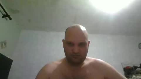 Snapshot of heavy_rebellxc chatting on February 2025 03:04:02 AM Heavy Rebell online show from February 2025 03:04:02 AM