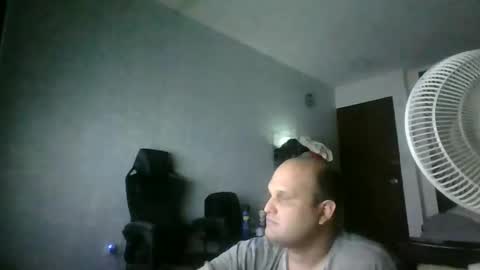 Snapshot of heavy_rebellxc chatting on October 2025 05:51:02 AM Heavy Rebell online show from October 2025 05:51:02 AM