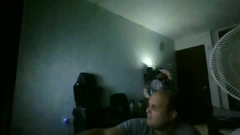 Snapshot of heavy_rebellxc chatting on October 2025 05:29:02 AM Heavy Rebell online show from October 2025 05:29:02 AM