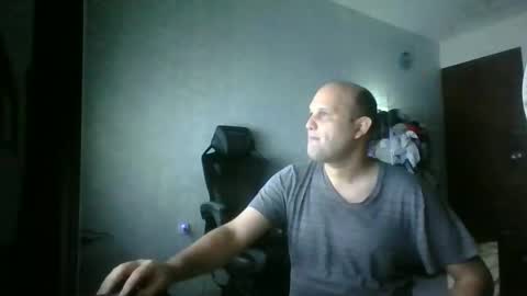 Snapshot of heavy_rebellxc chatting on December 2025 05:02:02 AM Heavy Rebell online show from December 2025 05:02:02 AM