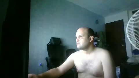 Snapshot of heavy_rebellxc chatting on December 2025 03:45:02 AM Heavy Rebell online show from December 2025 03:45:02 AM