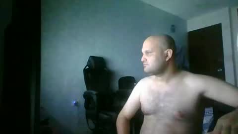 Snapshot of heavy_rebellxc chatting on December 2025 04:21:01 AM Heavy Rebell online show from December 2025 04:21:01 AM