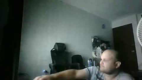 Snapshot of heavy_rebellxc chatting on January 2026 05:13:01 AM Heavy Rebell online show from January 2026 05:13:01 AM