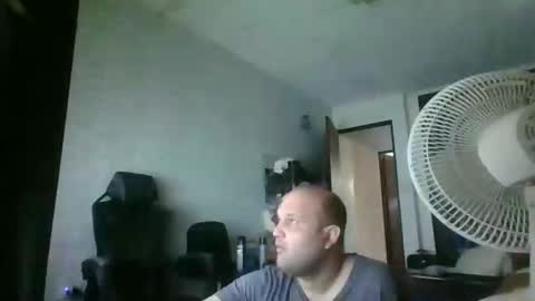 Snapshot of heavy_rebellxc chatting on January 2026 06:44:01 PM Heavy Rebell online show from January 2026 06:44:01 PM