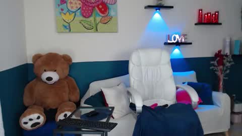 Snapshot of hebelongs2her chatting on March 2026 08:57:01 PM hebelongs2her online show from March 2026 08:57:01 PM