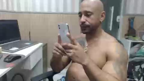 hebertgomes online show from December 2024 09:28:01 PM