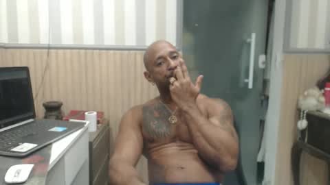 Snapshot of hebertgomes chatting on June 2026 12:00:01 AM hebertgomes online show from June 2026 12:00:01 AM